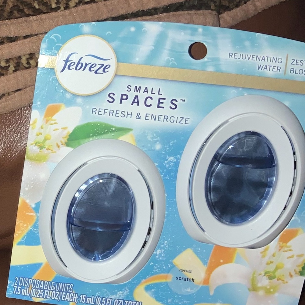 Febreze Air Freshener SprayDowny April Fresh & Sweet Peony & Small Spaces & Auto - Picture 2 of 5